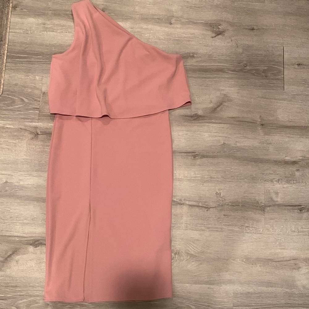 One shoulder pink dress